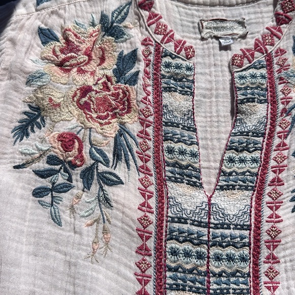 XL Johnny Was Workshop blouse. Lite pink waffle texture embroidered cotton top - Picture 4 of 16